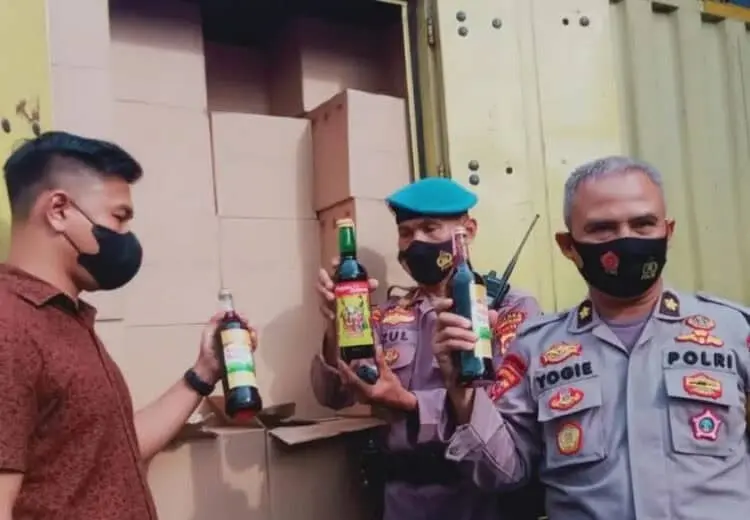 Jajaran Personel Polres Pandeglang Gagalkan Peredaran 6.600 Botol Miras