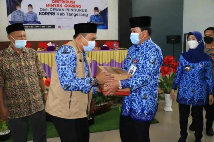 Harga Minyak Goreng Menggila, Kopri Kabupaten Tangerang Jual Murah