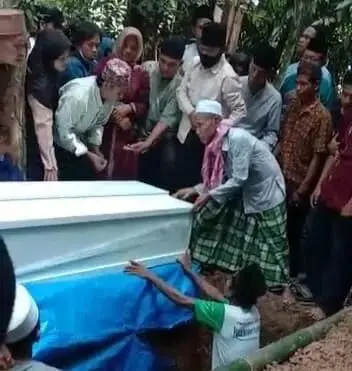 Korban KKB Papua Asal Lebak Dimakamkan, Tangis Keluarga Pecah