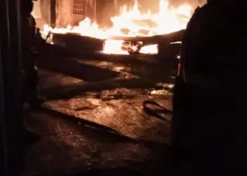 Gudang Peti Mayat Ludes Terbakar