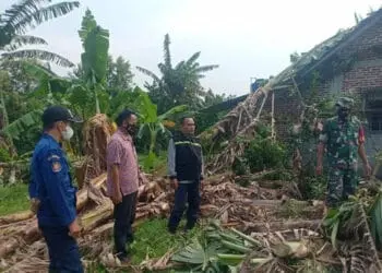 Angin Puting Beliung Terjang Desa Munjul, 26 Rumah Warga Rusak