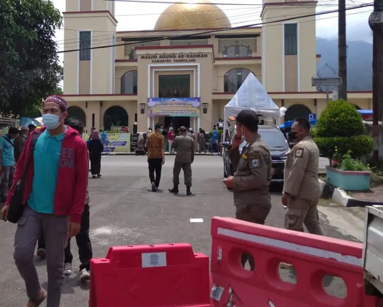 Akses ke Masjid Agung Ar Rahman Pandeglang Ditutup Sementara, Ini Penyebabnya