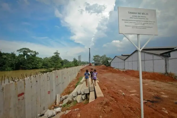 Lahan Diklaim Warga, Proyek Turap di Panunggangan Barat Dihentikan