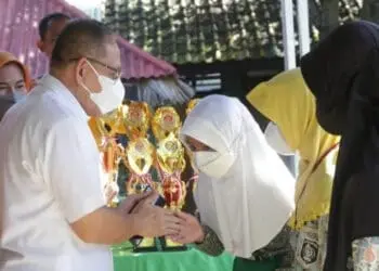 Sekda Pandeglang, Taufik Hidayat, membuka KOSN tingkat Kecamatan Pandeglang, Rabu (16/3/2022). (ISTIMEWA)