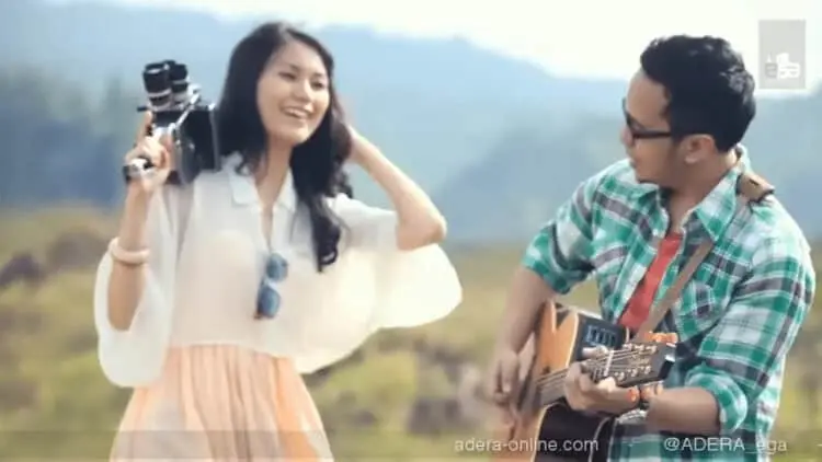 Lirik Lagu Lebih Indah – Adera
