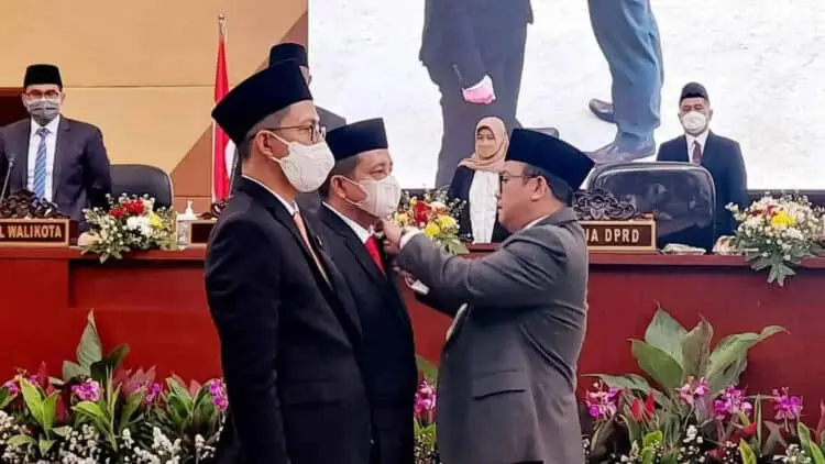 Dua Anggota DPRD Tangsel Resmi Diberhentikan, Penggantinya Dilantik