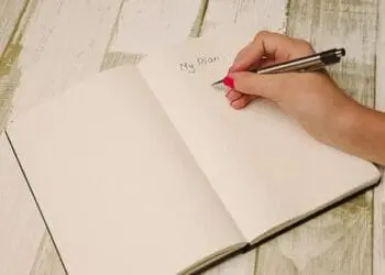 Punya Keahlian Menulis ? Yuk Ikutan Seleksi Penulis Buku Bacaan, Ini Ketentuannya