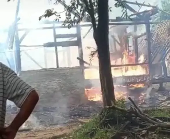 Rumah di Lebak Terbakar, Pemilik Nyaris Terbakar