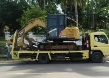 Alat Berat Siaga, Diduga Pemkab Lebak Bakal Bongkar Warem Pulomanuk Bayah