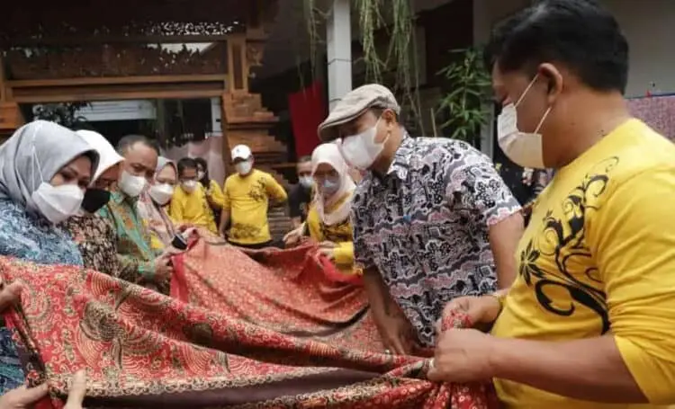 24 Motif Batik Khas Kabupaten Serang Segera Dirilis, Puluhan Warga Dilatih di Bandung