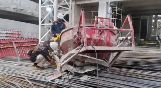 Tertimpa Coran, Dua Pekerja Proyek Pembangunan Kampus Meninggal