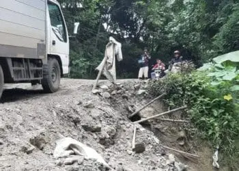 Akibat Pergerakan Tanah, Jalan Tanjakan Tajur LebakRawan Timbulkan Kecelakaan