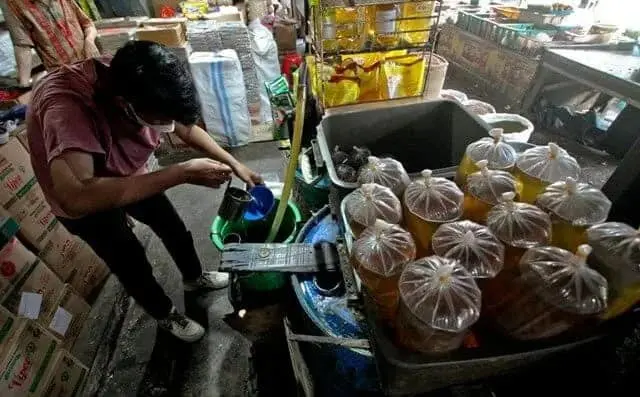 Selasa, 10 Ton Minyak Goreng Curah Didistribusikan untuk Pedagang di Pasar Anyar Tangerang