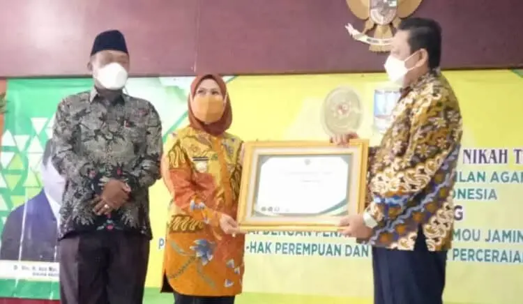 Program Isbat Nikah Pemkab Serang Diganjar Penghargaan oleh MA RI