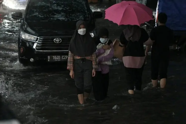 17 Lokasi Tergenang Banjir, Warga Komplek Sekneg Bingung Bisa Kebanjiran