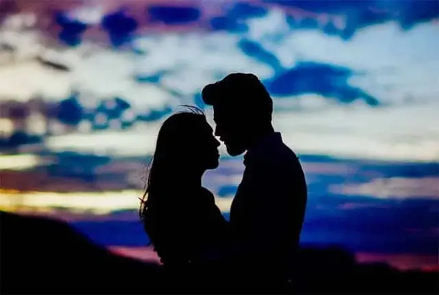 Batalkah Pasutri Berciuman Saat Puasa ? Yuk Simak Penjelasannya