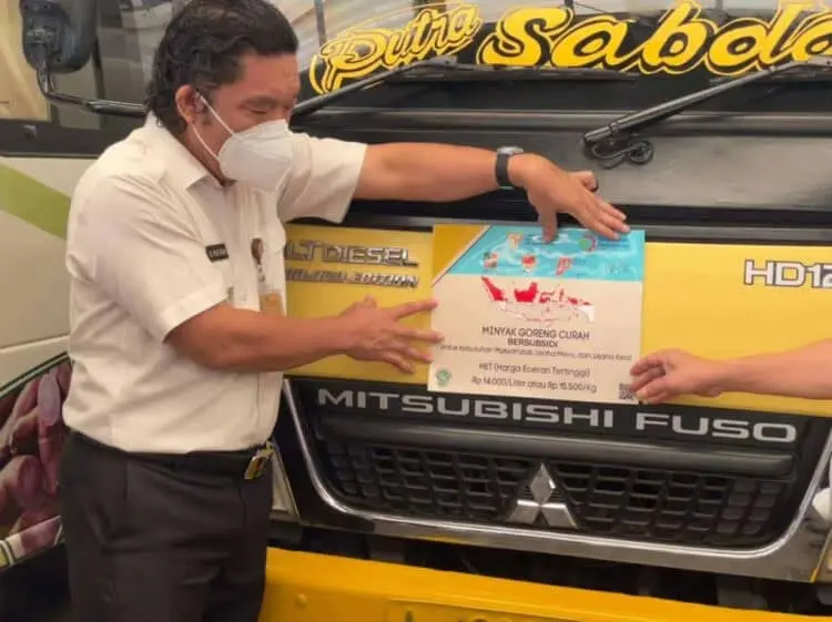 Minyak Goreng Curah Dibanderol Dua Harga