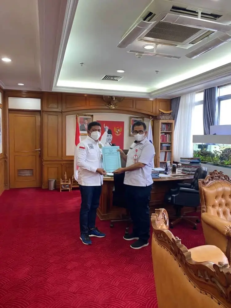 Ketua DPRD Banten Serahkan Usulan Pemberhentian WH-Andika