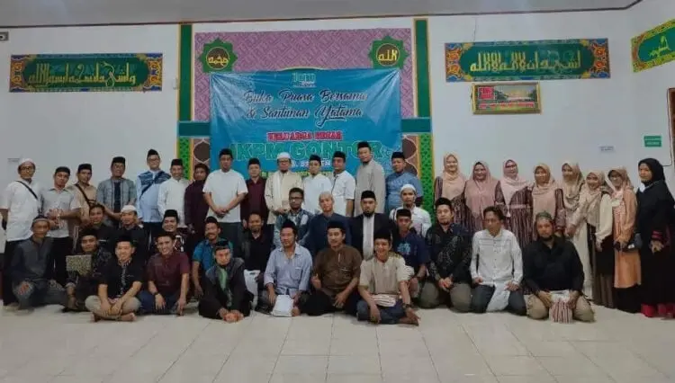 Selain Buka Puasa Bersama, Pengurus IKPM Gontor Cabang Banten Santuni Yatim
