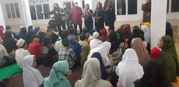 Sebar 100 Paket Makanan Ringan, DPP GRANAT Padukan Sosialisasi Anti Narkoba dan Baksos