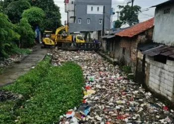 21 Ton Sampah di Kali Mati Akhirnya Dikeruk