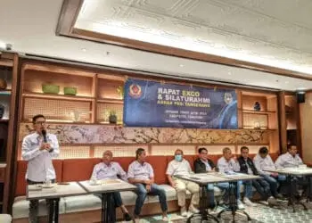 MEDALI EMAS: Sekretaris Umum Askab PSSI Tangerang Reza Ibnu Malik dalam rapat exco sekaligus silaturahmi. PSSI Kabupaten Tangerang dapat mempertahankan medali emas pada Porprov VI Banten. (ISTIMEWA)