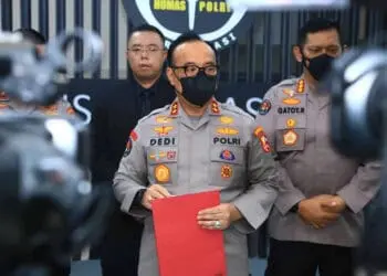 Tol Jakarta-Cikampek Lancar, Kapolri Tinjau Arus Mudik Naik Heli