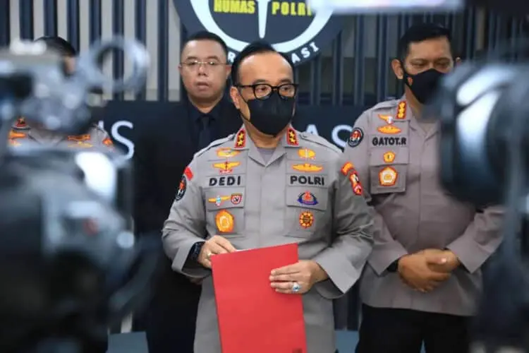 Tol Jakarta-Cikampek Lancar, Kapolri Tinjau Arus Mudik Naik Heli