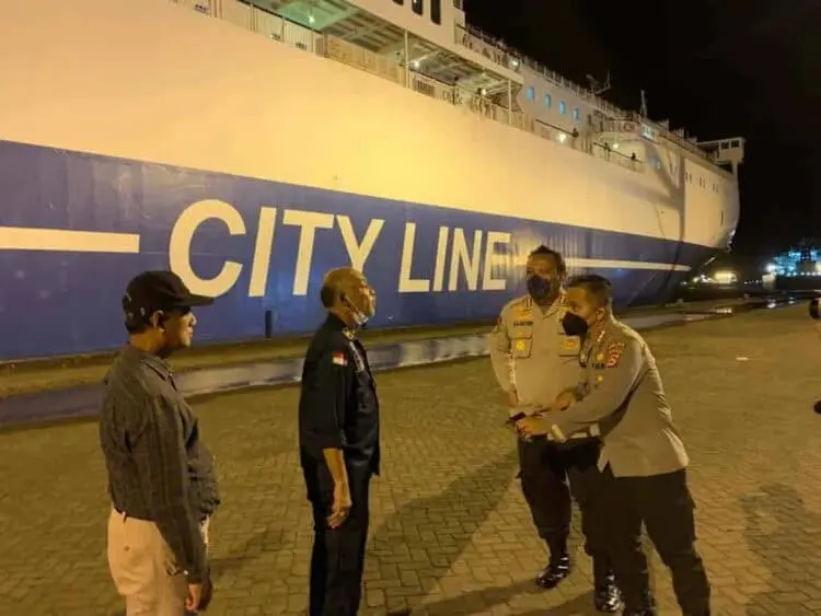 Urai Kepadatan Merak, Pelabuhan Indah Kiat Dioperasikan