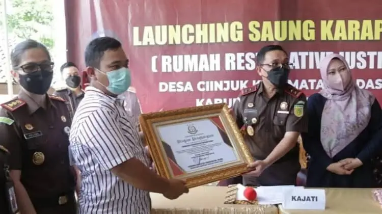 Launching Saung Karapihan Kejari Pandeglang, Ini Harapan Bupati Irna dan Kajati Banten