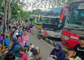 Foto Peningkatan Pemudik di Terminal Poris Plawad Kota Tangerang