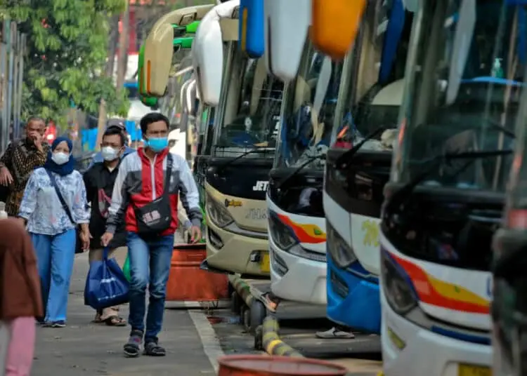 Foto Mudik Lebih Awal di Terminal Poris Plawad Tangerang