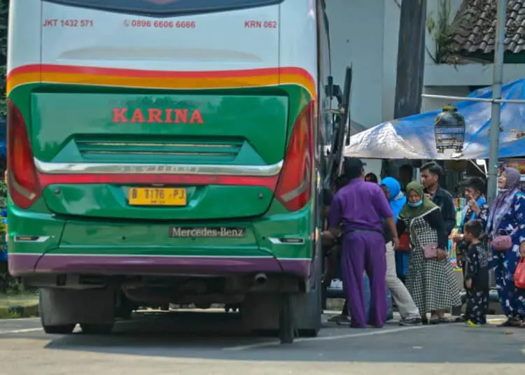 Foto Mudik Lebih Awal di Terminal Poris Plawad Tangerang