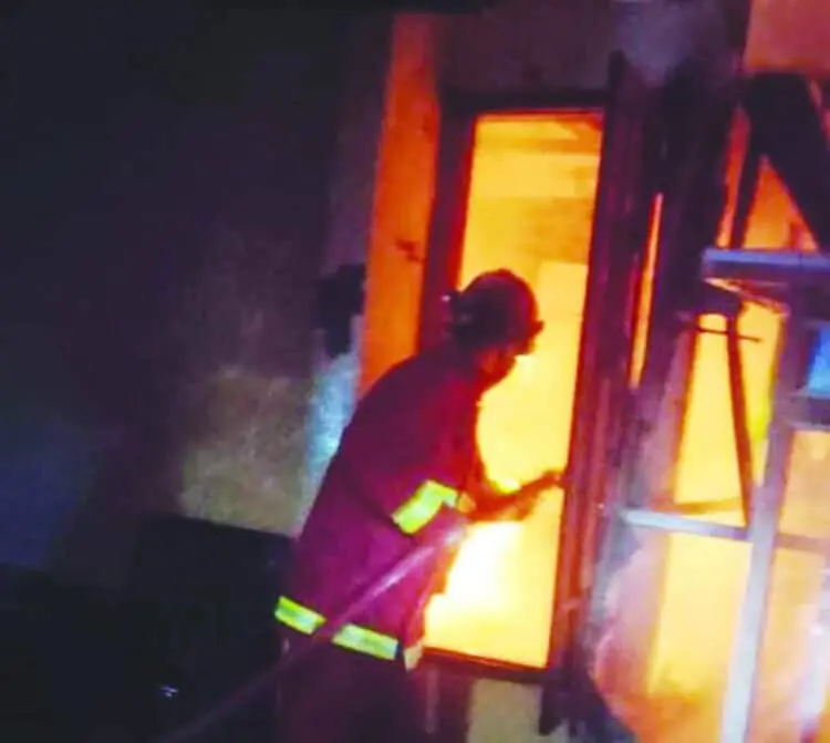 1 Rumah, 2 Warung dan 4 Kontrakan serta 1 Motor di Pakualam Terbakar