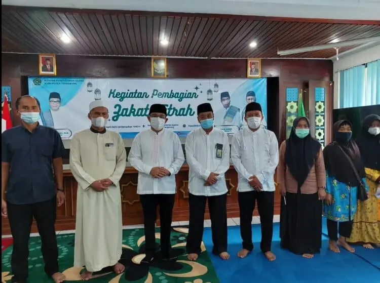 Kemenag Kabupaten Tangerang Bagikan Zakat Fitrah