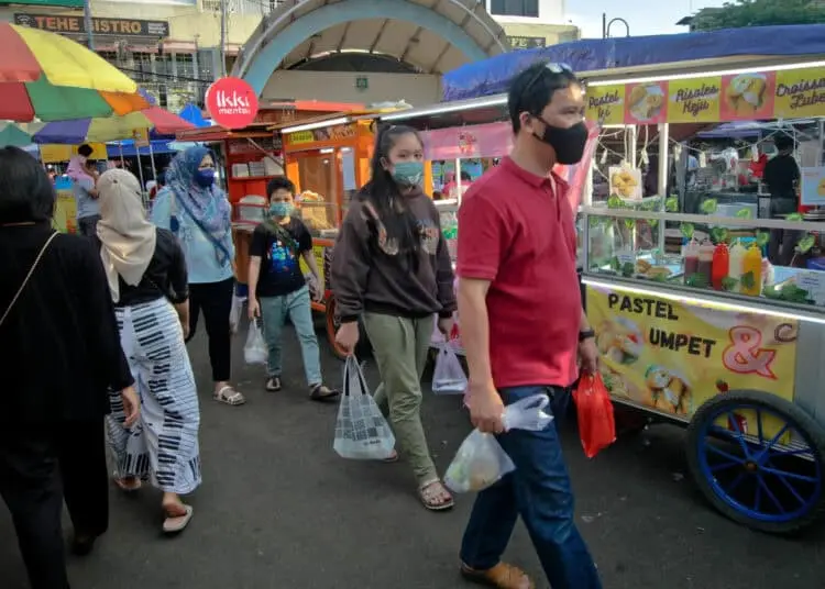 Foto Berburu Takjil di Pasar Lama Kota Tangerang