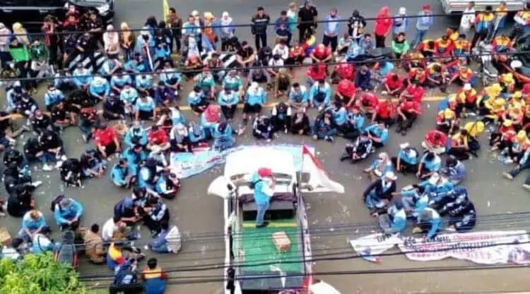 Gabungan Federasi Buruh Tuding UPTD PK Banten Mandul, Jalur Pandeglang – Serang Diblokade