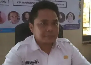 WAWANCARA–Kepala Puskeswan Distan Kabupaten Pandeglang, Ade Setiawan, di wawancara wartawan di kantornya, Kamis (12/5/2022). (ISTIMEWA)