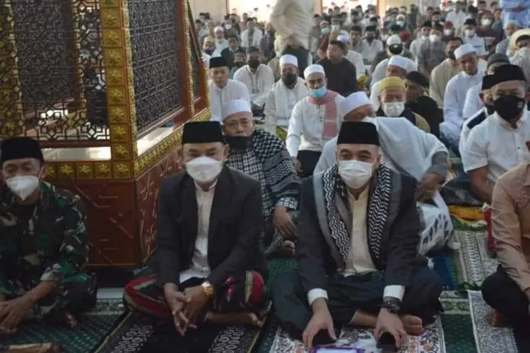 Bupati dan Wakil Bupati Tangerang Salat Idul Fitri di Masjid Agung Al-Amjad