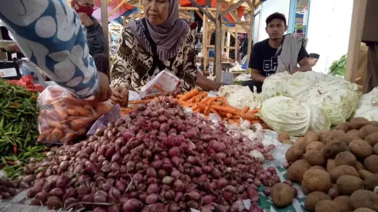 Harga Sejumlah Kebutuhan Pokok di Kabupaten Serang Turun