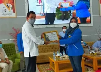 Sukseskan Gebyar Pemuda Mauk 2022, Komarudin Donasikan Buku Syaikh Nawawi Al-Bantani