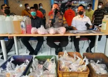 Lokasi Pemotongan Ayam di Neglasari Ini Tertangkap Tangan oleh Polisi Sedang Rendam Ayam dengan Formalin