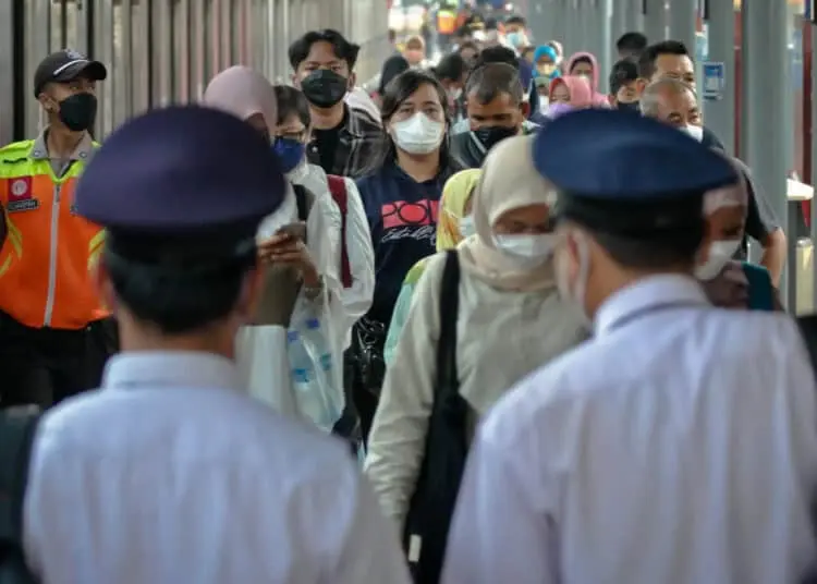 Foto Pelonggaran Kapasitas Penumpang KRL Jabodetabek