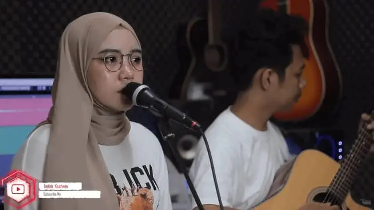 Lirik Lagu Di Batas Kota Ini - Indah Yastami