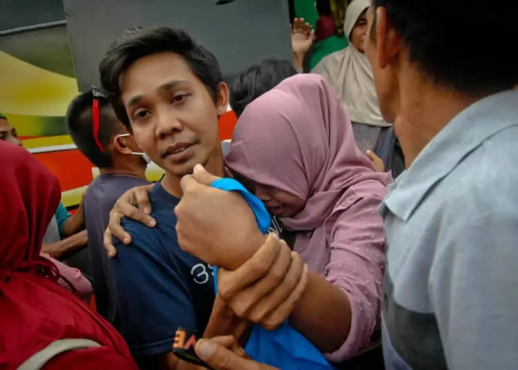 Foto Suasana Haru Kedatangan Korban Kecelakaan Bus di Ciamis ke Tangerang