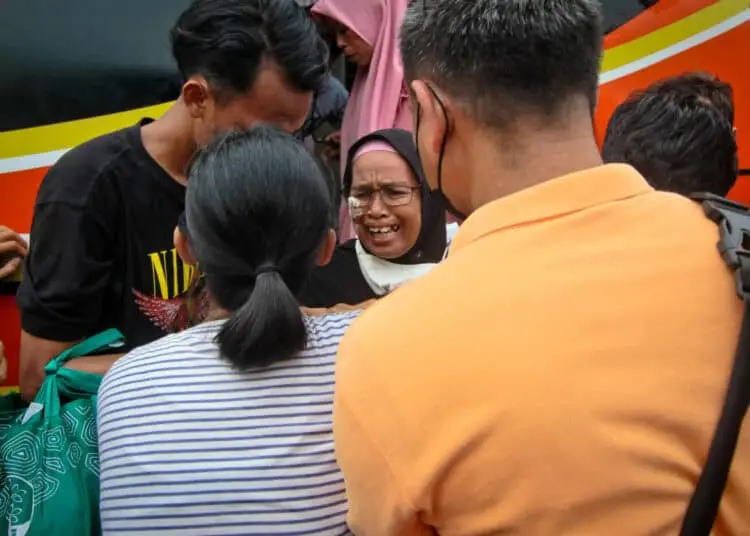 Foto Suasana Haru Kedatangan Korban Kecelakaan Bus di Ciamis ke Tangerang