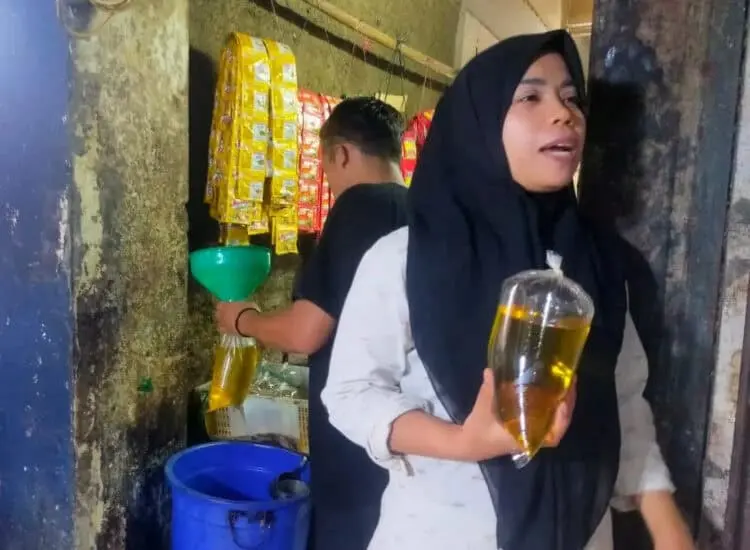 Warga Pandeglang Keluhkan Pembelian Migor Menggunakan Aplikasi