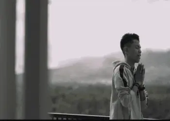 Lirik Lagu Dalam Gelak Ku Menangis - Arief