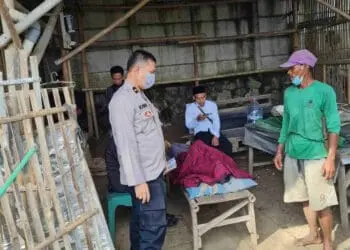 Seorang Buruh di Sindang Jaya Tewas di Depan Rumahnya