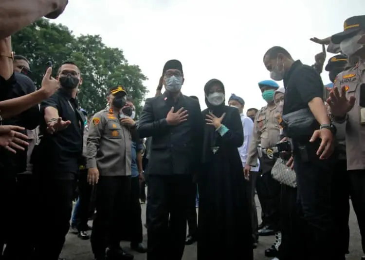 Foto Kedatangan Jenazah Emmeril Khan Mumtadz di Bandara Soetta, Tangerang